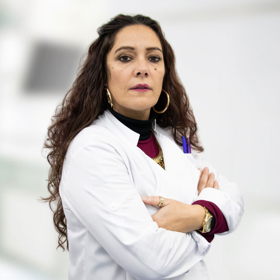 Dra. Cláudia Palhouto
